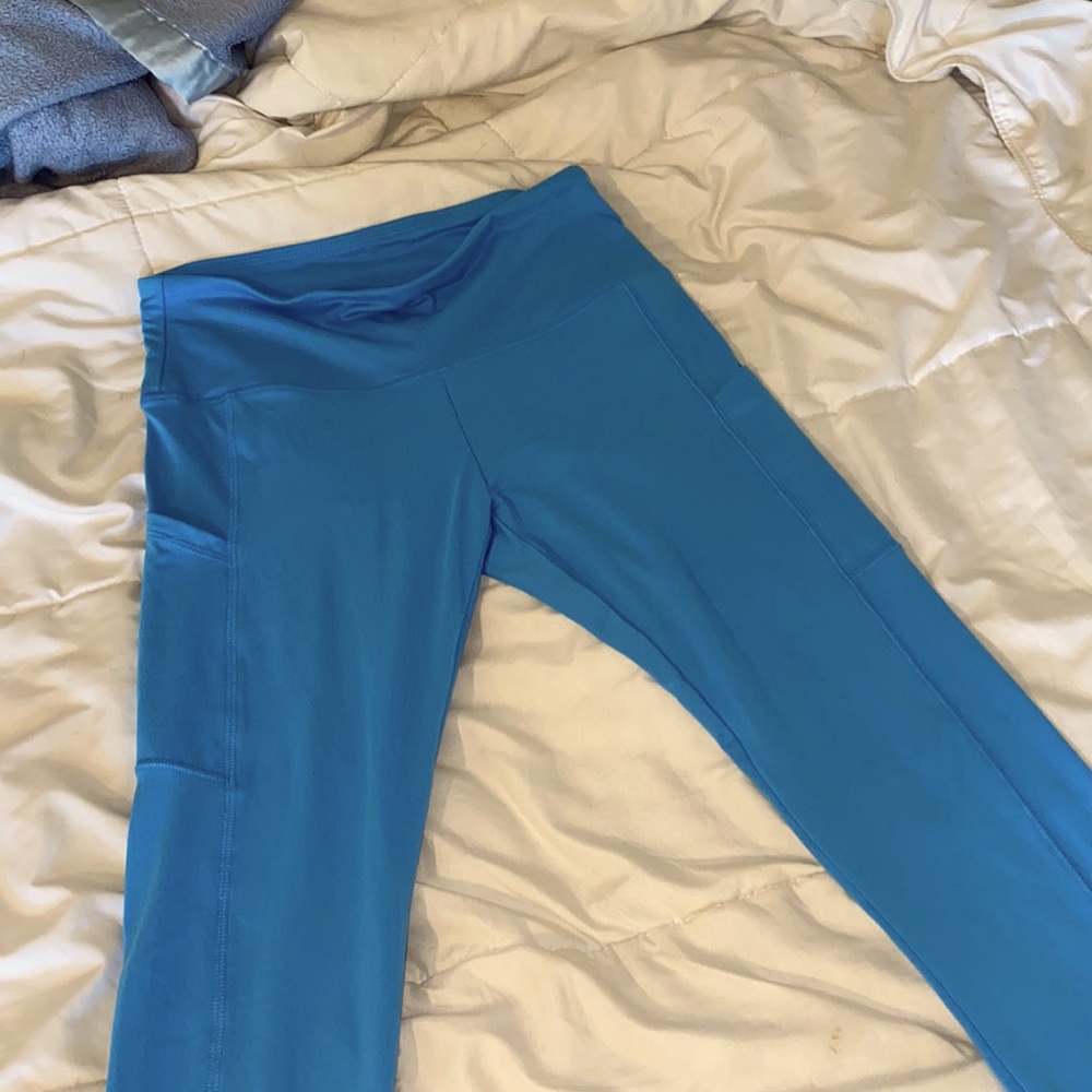 Blue workout leggings